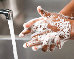 lavage mains laver propre hygiène propreté bactérie savon distributeur