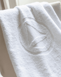 serviette linge de bain hôtel éponge propre douche