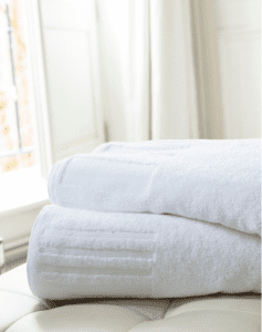 serviette linge de bain hôtel éponge propre douche