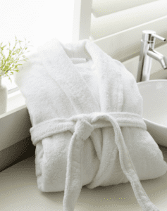 linge de bain peignoir hôtel blanc couleur unie